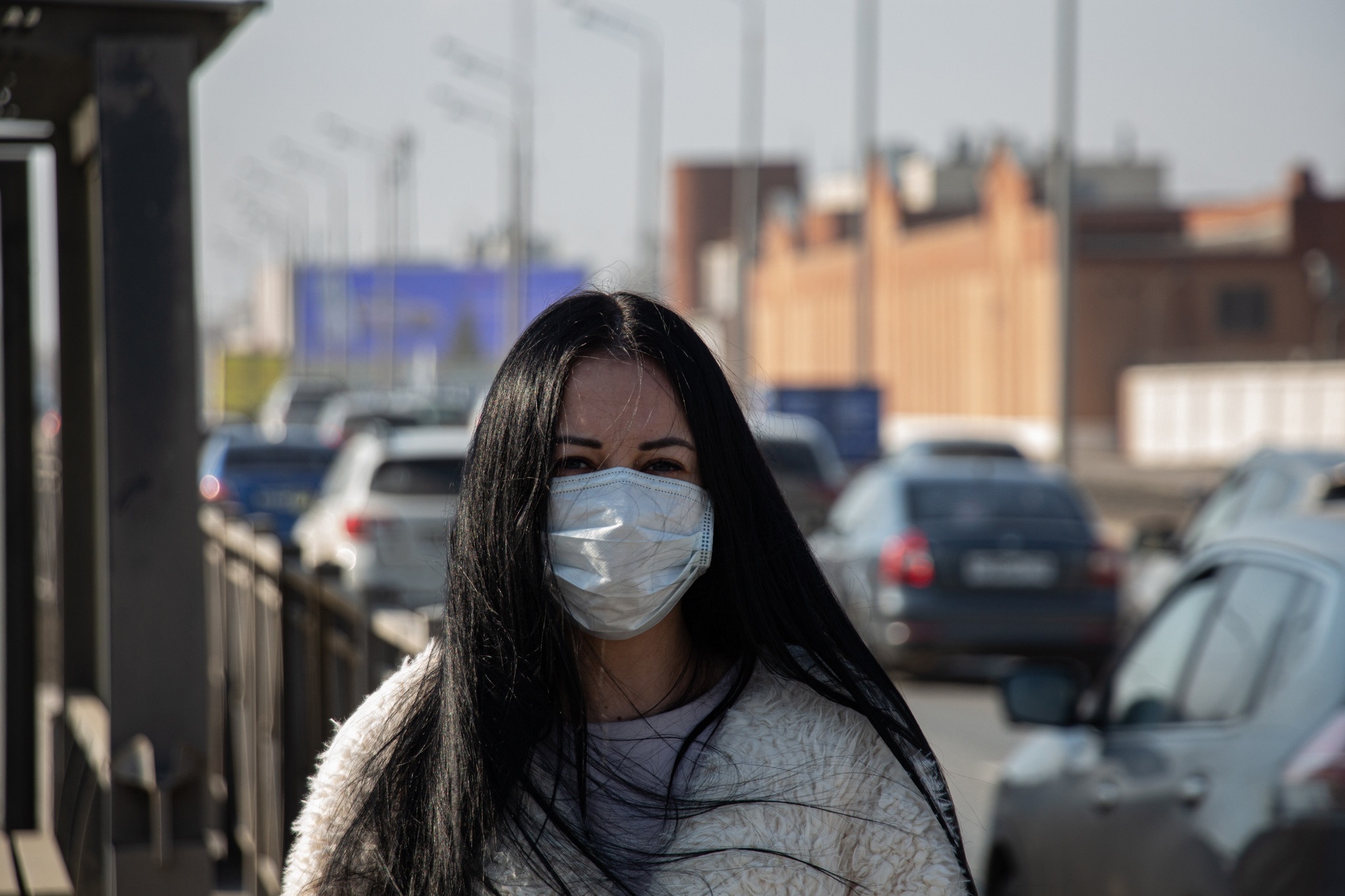 coronavirus covid-2019 Girl in mask