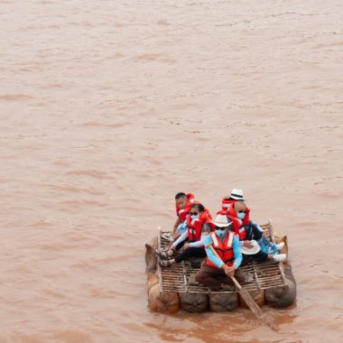people escaping flood in China 2021